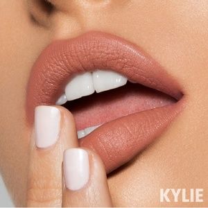 Kylie Velvet Liquid Lipstick in Commando